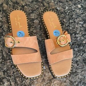Mila Paoli Tan Gold leather Sandals with Minimalist Charm NWT 7.5